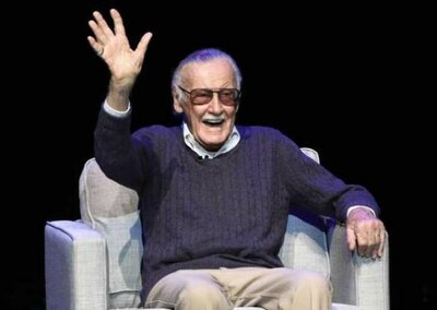 stanlee.thumb.jpg.119d29bd33e0cc0880ba9c0c2758b649.jpg